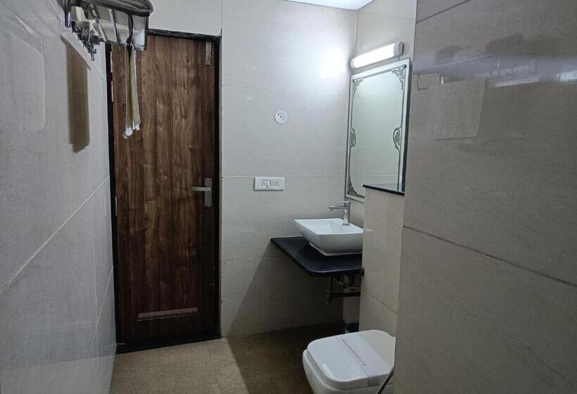 اتاق سوپریور, The Dwelling Paradise