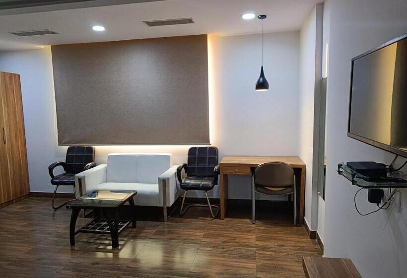 اتاق سوپریور, The Dwelling Paradise