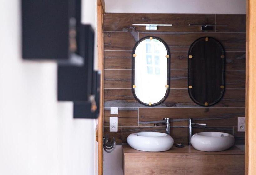 패밀리 룸 가든 전망, Le Bas Chitray