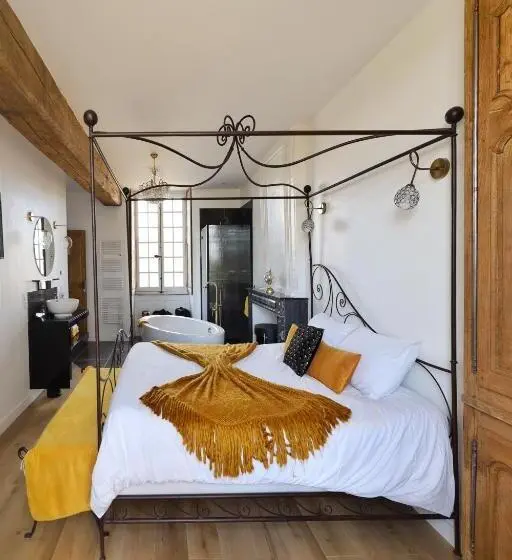 Quarto Deluxe, Le Bas Chitray