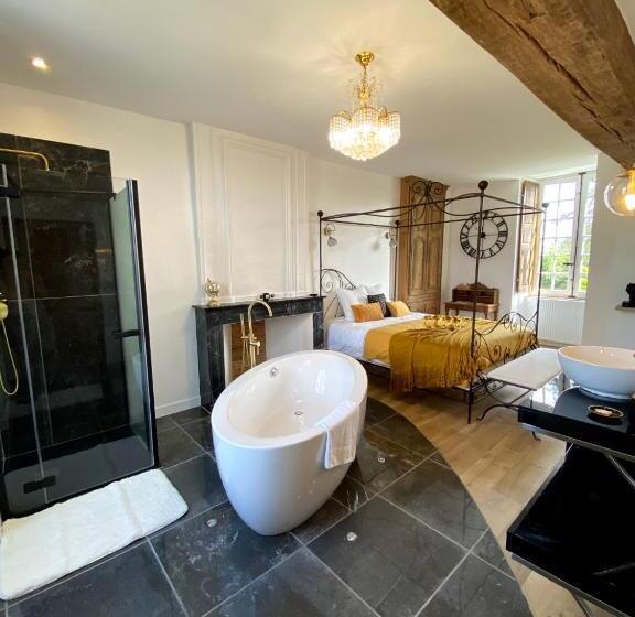 디럭스 룸, Le Bas Chitray