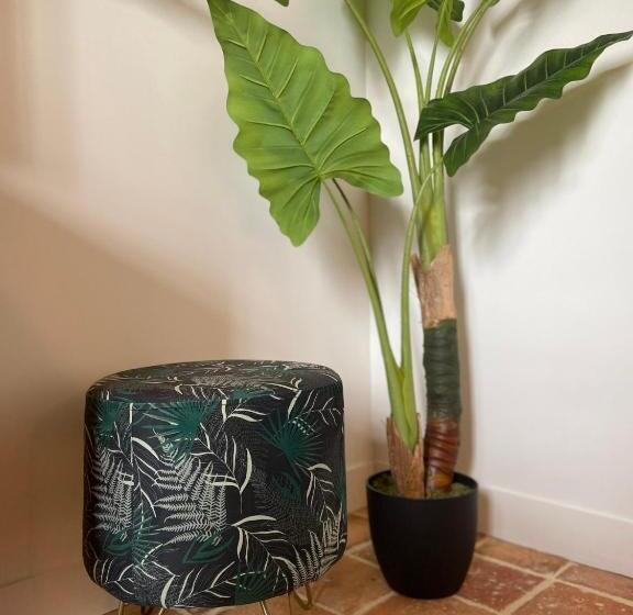 스탠다드 룸 가든 전망, Le Bas Chitray