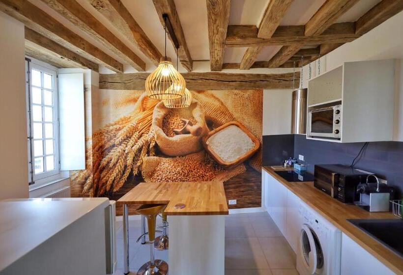 디럭스 트리플 룸, Le Bas Chitray