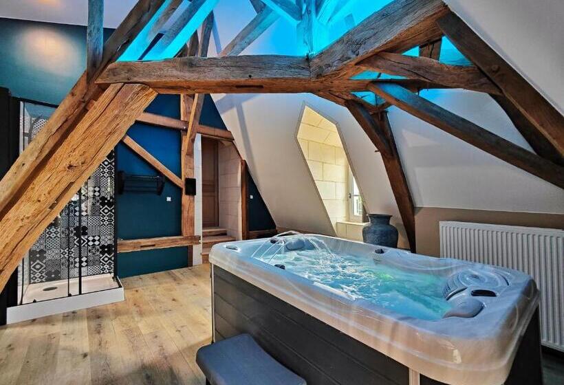 듀플렉스 스위트, Le Bas Chitray