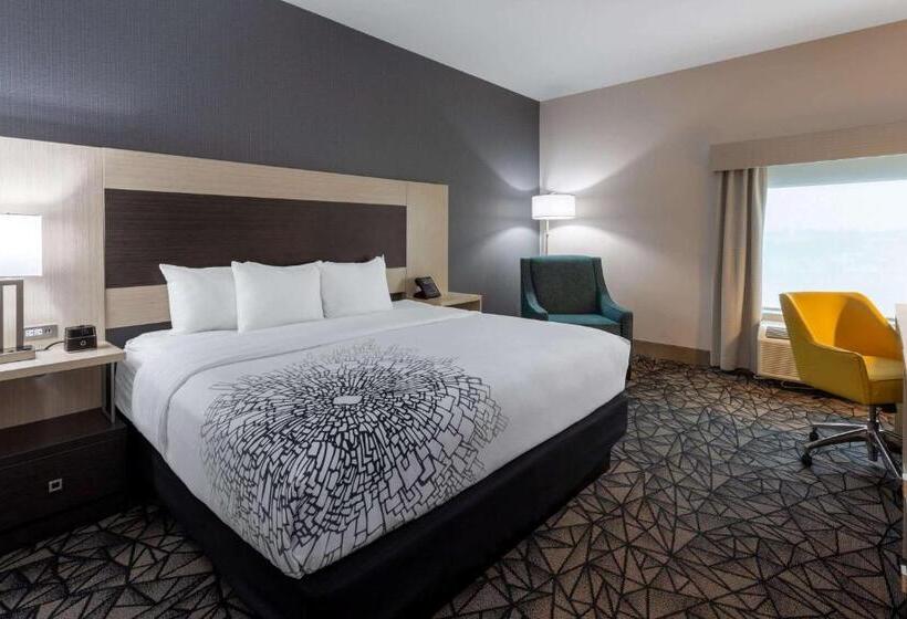스탠다드 룸 킹사이즈 침대, La Quinta Inn & Suites By Wyndham Shorewood