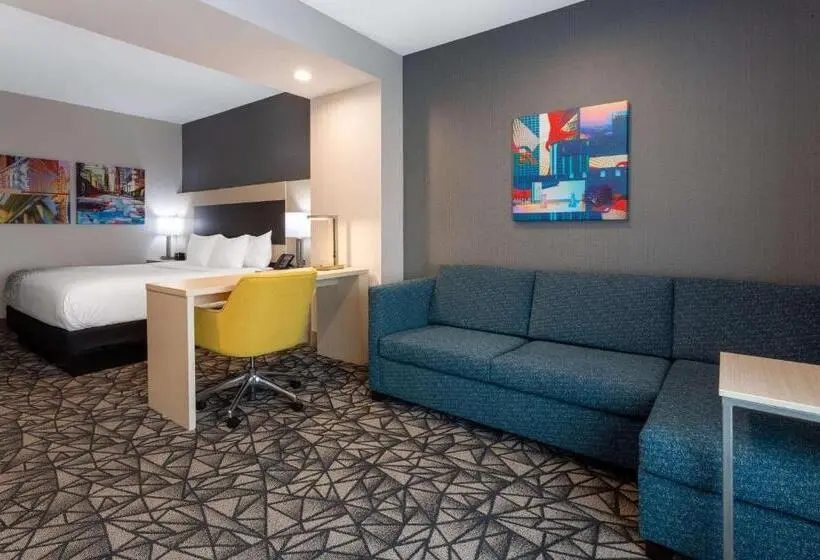 キングサイズベッドのデラックススイート, La Quinta Inn & Suites By Wyndham Shorewood