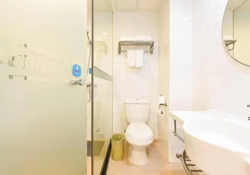 キングサイズベッドのスタンダードルーム, La Quinta Inn & Suites By Wyndham Shorewood
