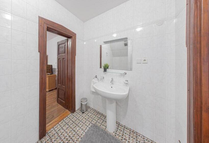 スタンダードトリプルルーム, Salamander   Garni