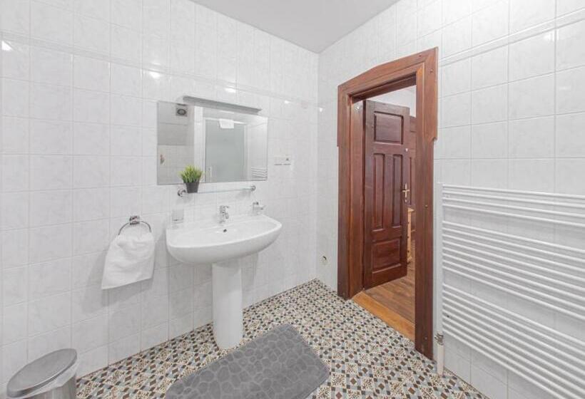 スタンダードトリプルルーム, Salamander   Garni