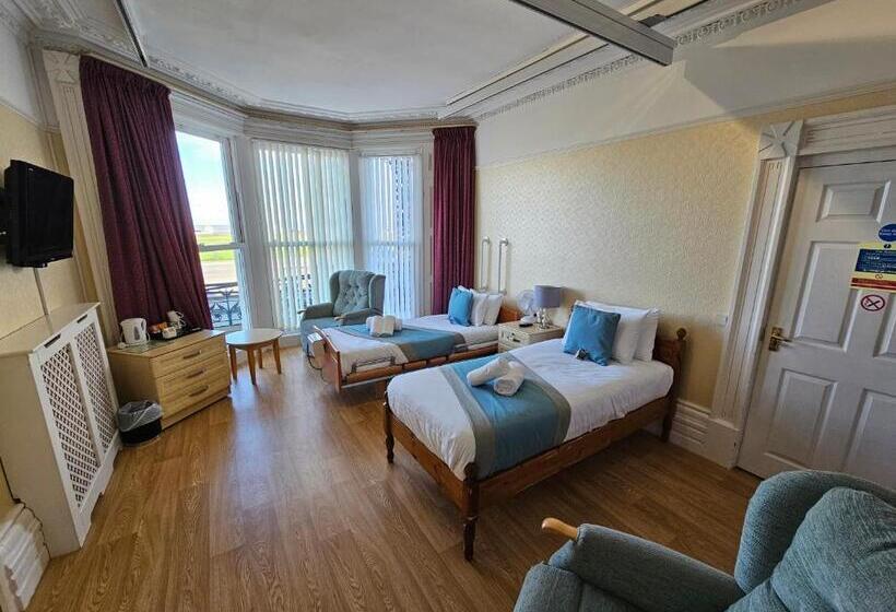 חדר סטנדרט מותאם לאדם עם מוגבלויות, The Beach Weston