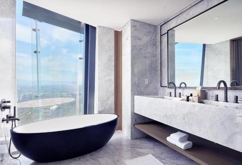 سوئیت اجرایی با تخت کینگ, The Ritzcarlton, Mexico City