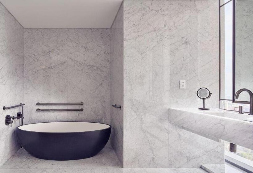 キングサイズベッド、シティビューデラックスルーム, The Ritzcarlton, Mexico City