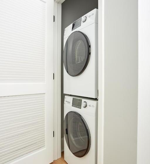 דירת שני חדרים, Sonder At The Vitascope