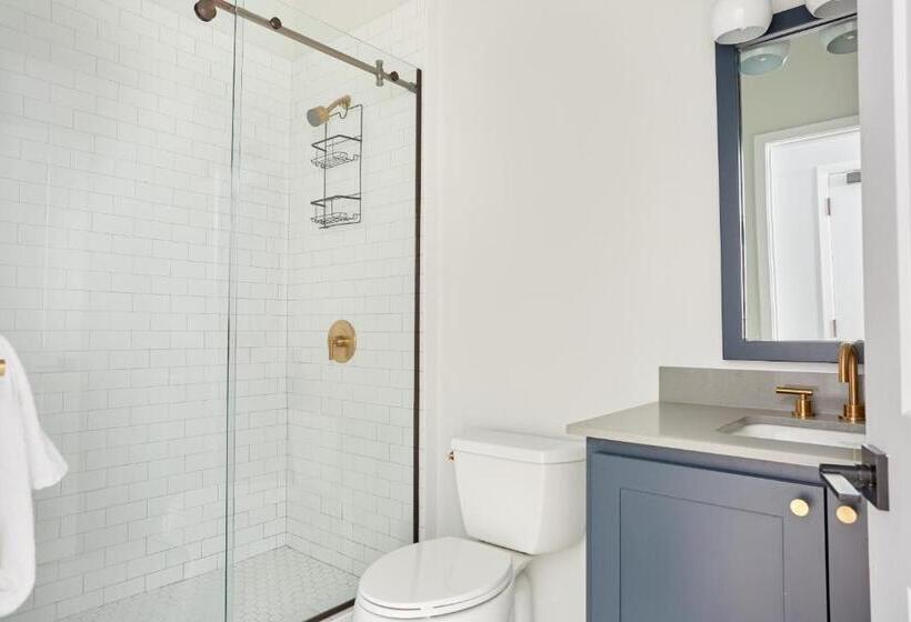 דירת שני חדרים, Sonder At The Vitascope