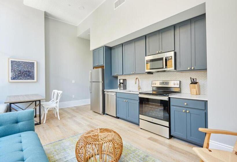 דירת שני חדרים, Sonder At The Vitascope