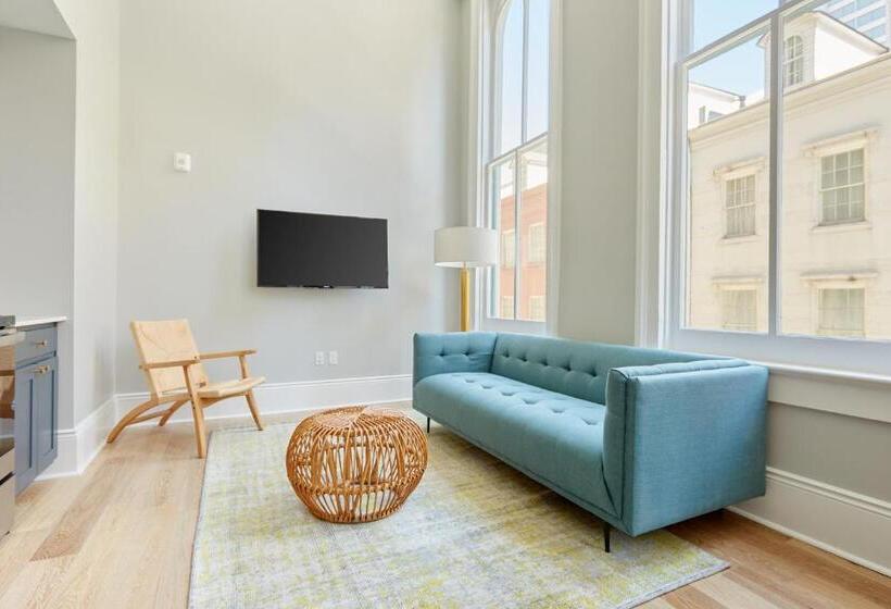 דירת שני חדרים, Sonder At The Vitascope