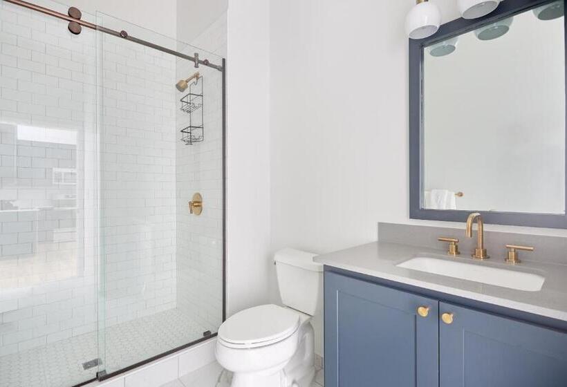 דירת חדר סופריור, Sonder At The Vitascope