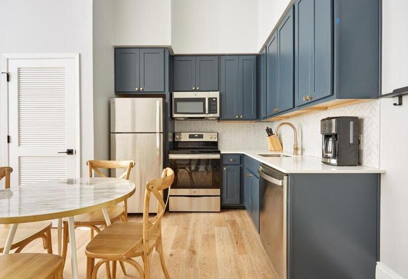 דירת חדר סופריור, Sonder At The Vitascope