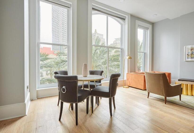 דירת שלושה חדרים, Sonder At The Vitascope