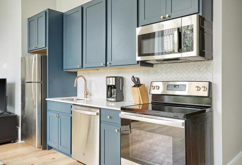 חדר סטודיו סטנדרד, Sonder At The Vitascope