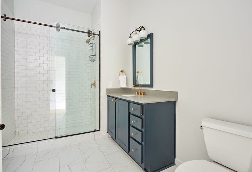 דירת שני חדרים, Sonder At The Vitascope