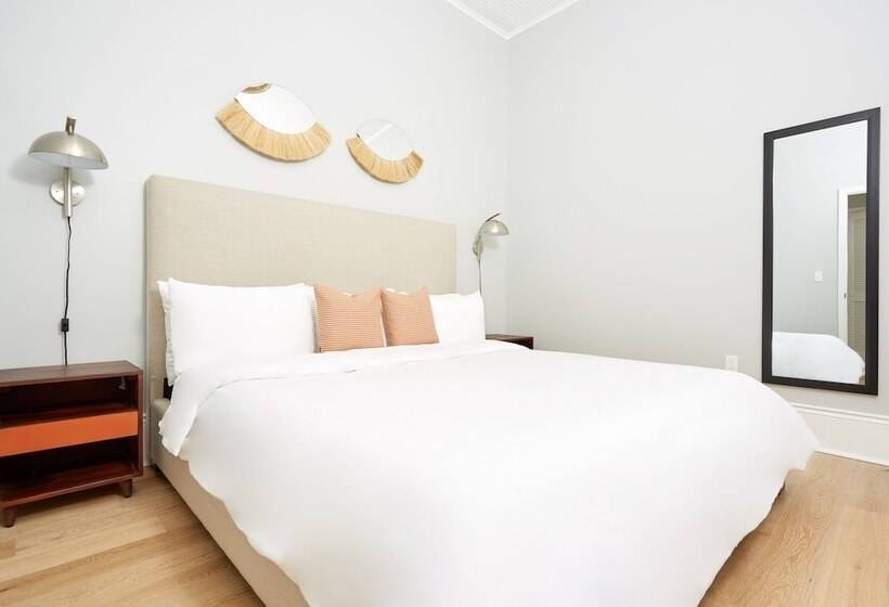 דירת שני חדרים, Sonder At The Vitascope