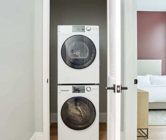 דירת שלושה חדרים, Sonder At The Vitascope