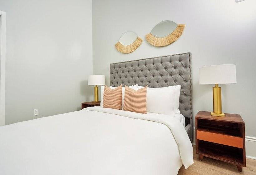 דירת שלושה חדרים, Sonder At The Vitascope