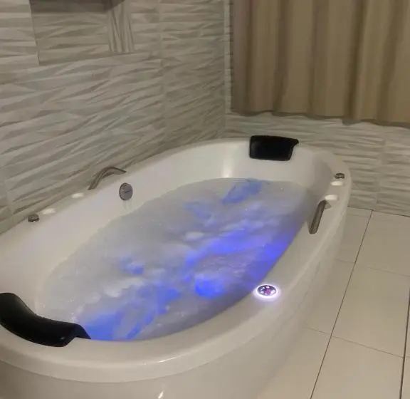 Suite mit Hydromassage, Oásis
