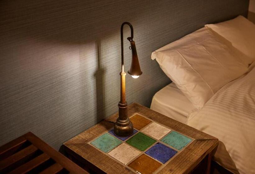 غرفة قياسية, Tuka Miika