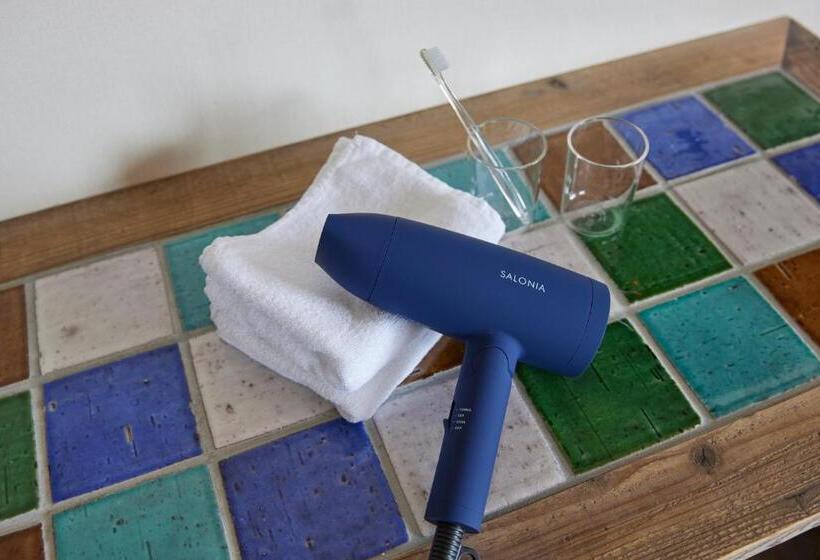 Номер Economy, Tuka Miika