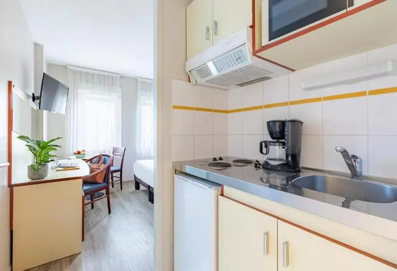 استودیو استاندارد با چشم‌انداز باغ, Appart City Classic Limoges