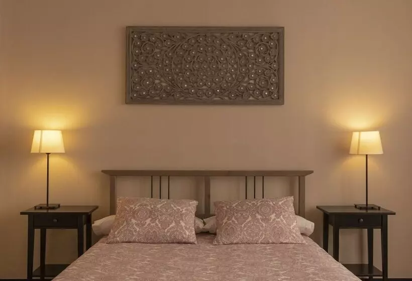 اتاق سوپریور سه تخته, Hi Valencia Canovas