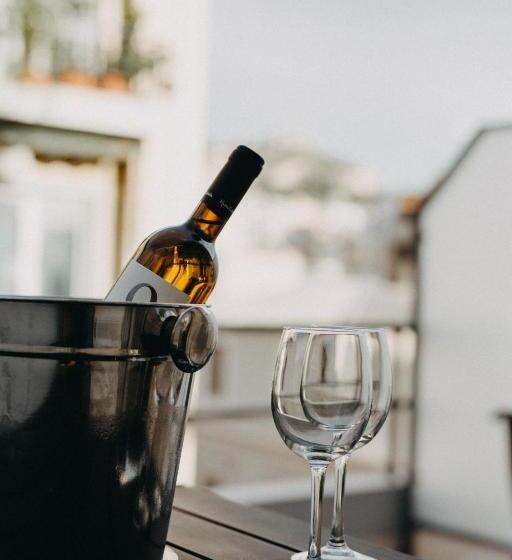 デラックスルーム, Areos