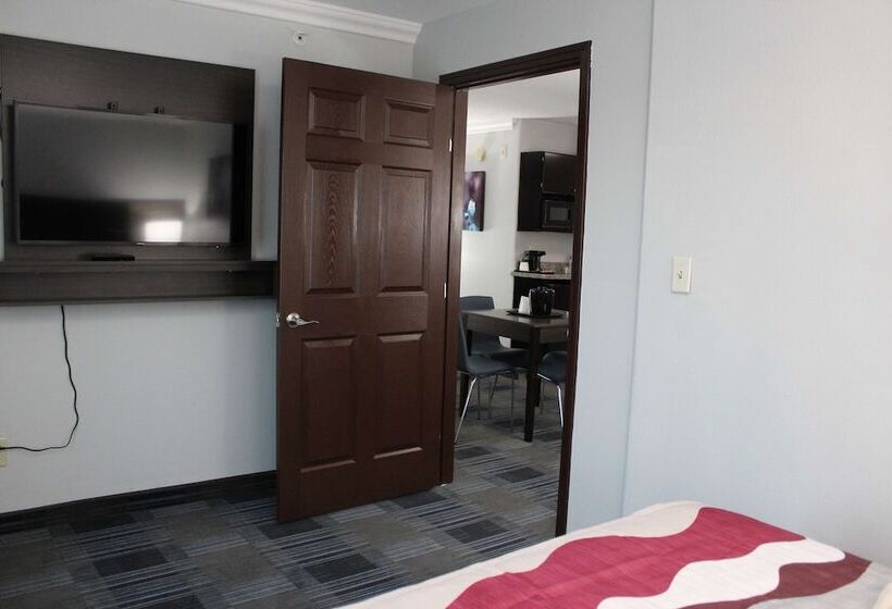 Suite, Best Western Medical Center North Inn & Suites Near Six Flags