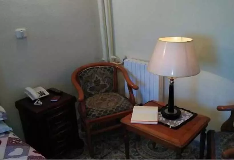اتاق استاندارد یک نفره, Grand Hotel Adghir