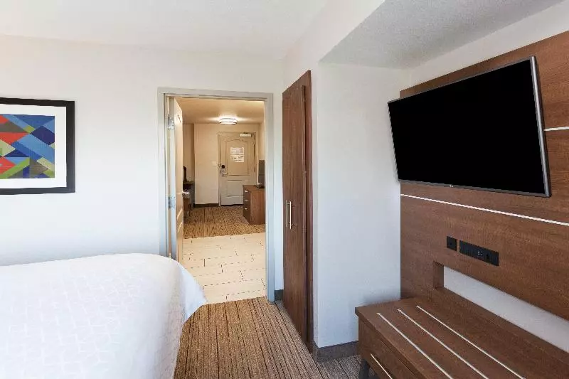 身障者適用キングサイズベッドルーム, Holiday Inn Express Rome East, An Ihg