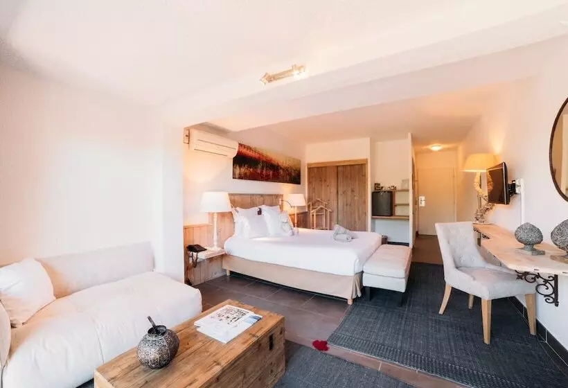 Superior-huone, Hôtel Font Mourier