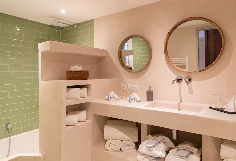 חדר סטנדרט לארבעה, Hôtel Font Mourier