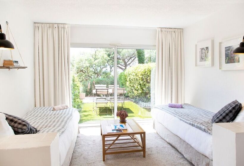 חדר סטנדרט לארבעה, Hôtel Font Mourier