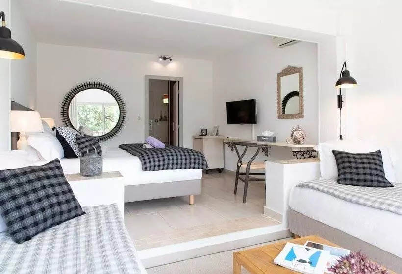 Standard Neljän Hengen Huone, Hôtel Font Mourier