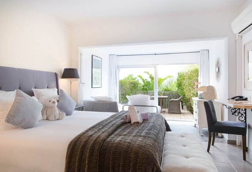 חדר סטנדרט לארבעה, Hôtel Font Mourier