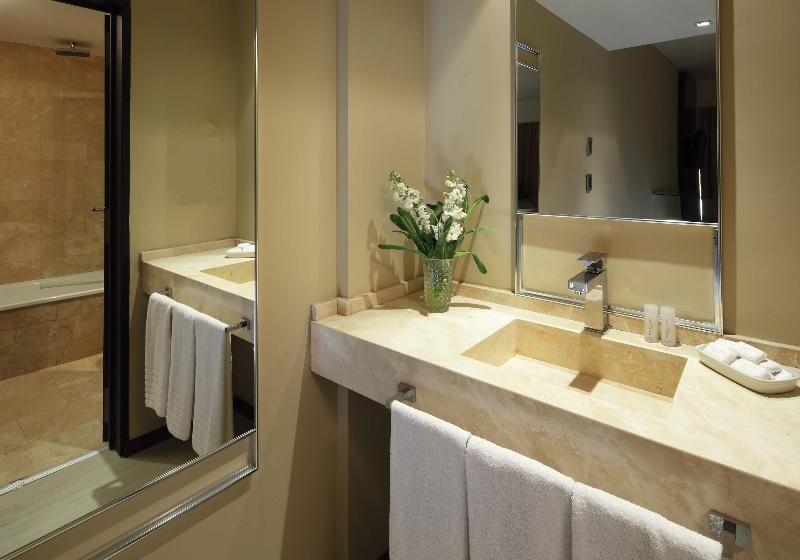 חדר סטנדרט לארבעה, Hôtel Font Mourier