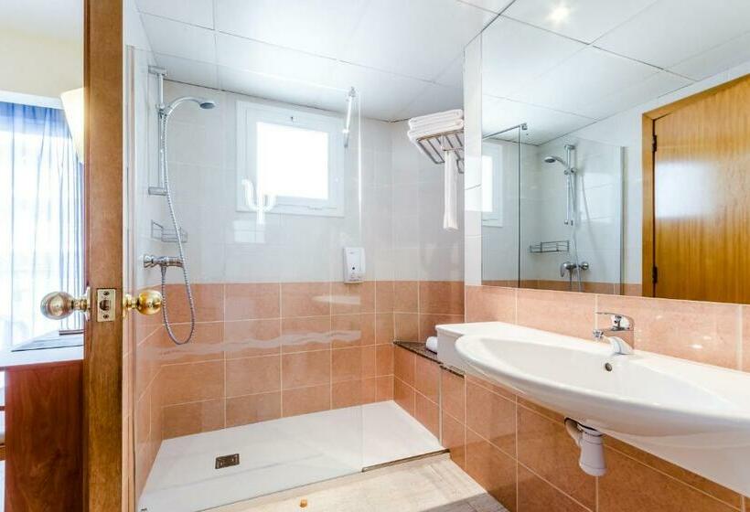 Трехместный Номер Стандарт Вид на Бассейн, Mar Blau