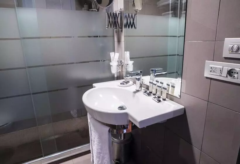 اتاق استاندارد یک نفره, Plaza Hotel Catania