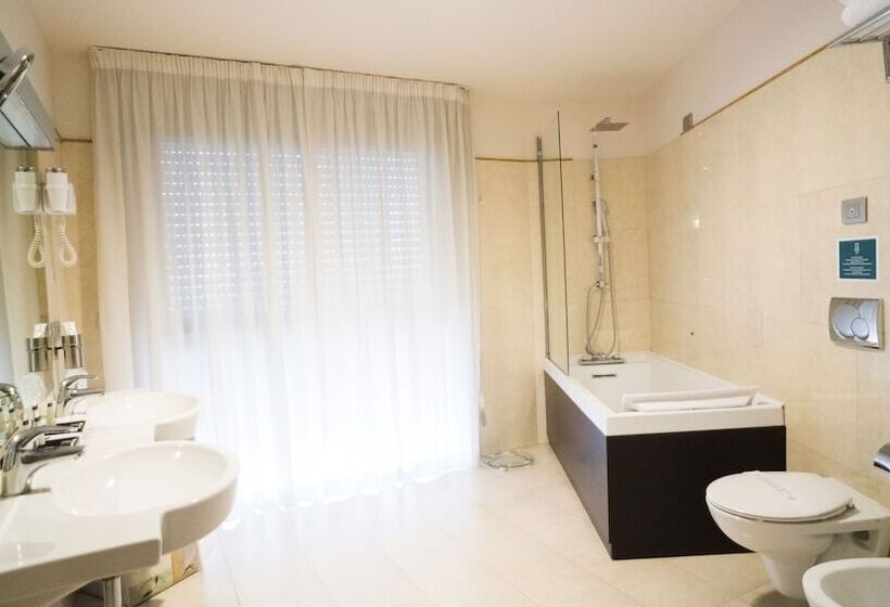 اتاق استاندارد یک نفره, Plaza Hotel Catania