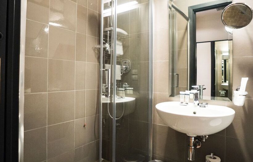 اتاق استاندارد یک نفره, Plaza Hotel Catania