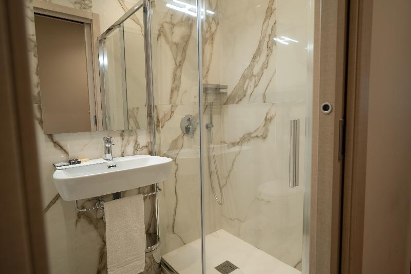 اتاق استاندارد یک نفره, Plaza Hotel Catania