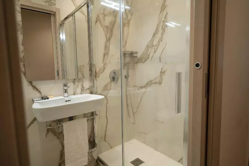 اتاق استاندارد یک نفره, Plaza Hotel Catania
