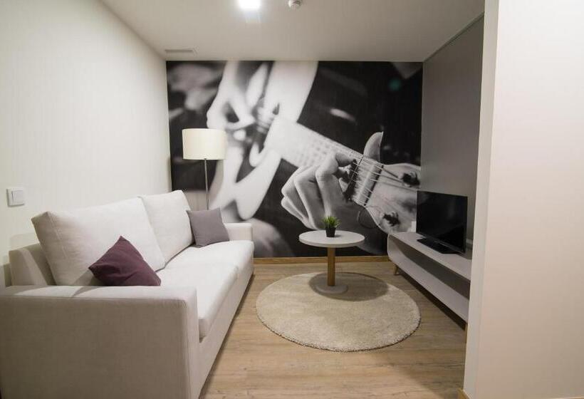 سوییت سوپریور, Porto Coliseum